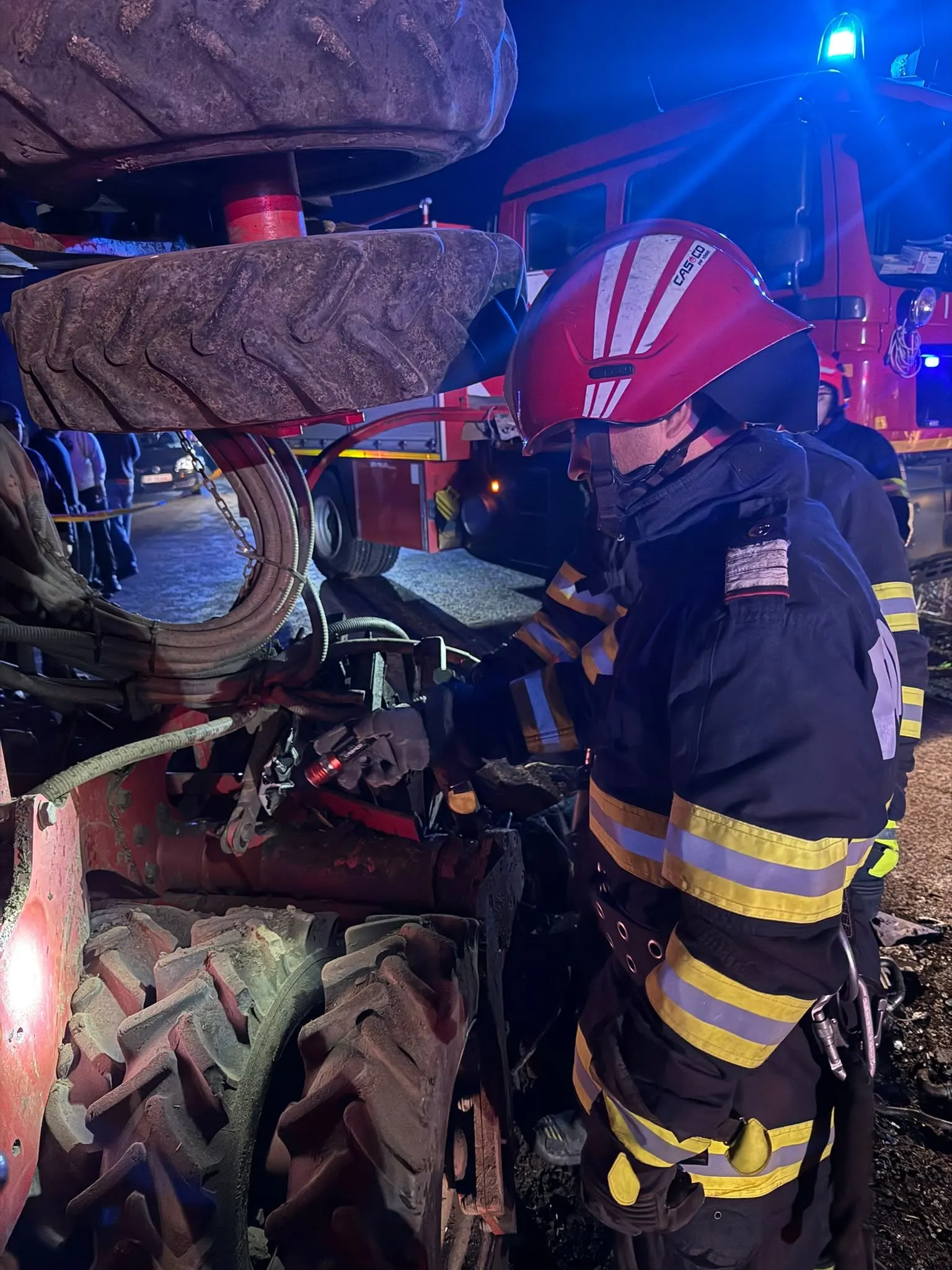 Accident mortal pe DJ 504, între Putineiu și Valea Părului: mașină și tractor cu disc