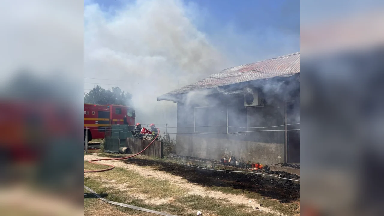 Incendiu la o casă din Letca Veche: circa 90 de metri pătrați afectați, cauza probabilă un scurtcircuit